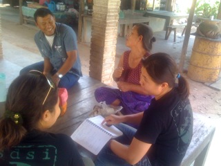 Talking with Mae Charuen.